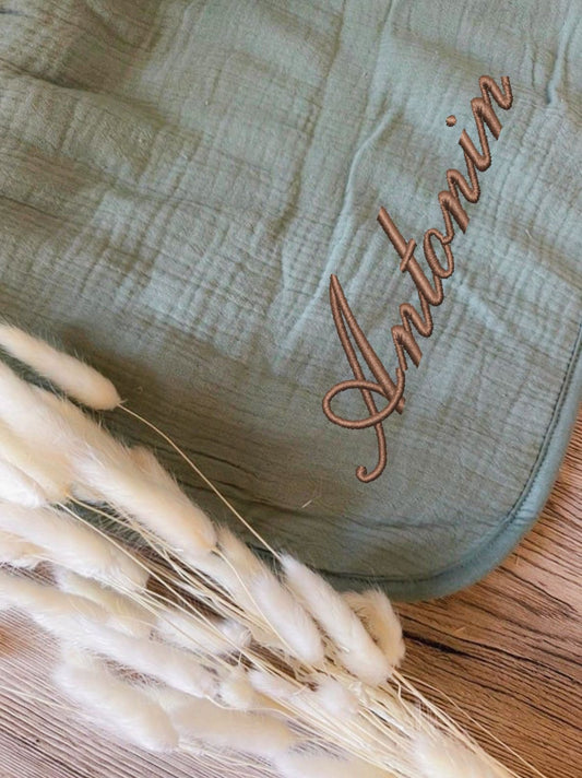 Couverture gaze de coton / polaire brodée