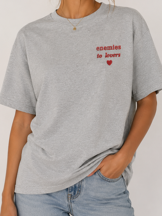 T-shirt / sweatshirt brodé « Enemies to Lovers » – Cadeau lectrice BookTok & romance